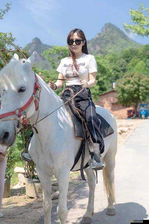 少女級白衣天使風采完美展現：全新搭配攻略，打造甜美清純魅力葉草風范，溫柔護持健康光彩S裝扮全攻略