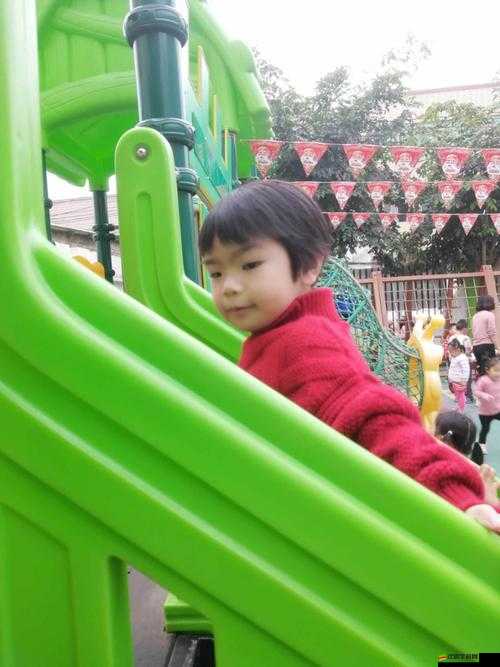 雛鳥幼兒小學生短視頻：成長的純真瞬間