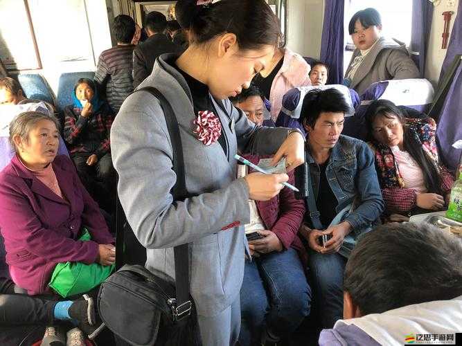 售票員用小學查票 20 路：堅守職責保障出行