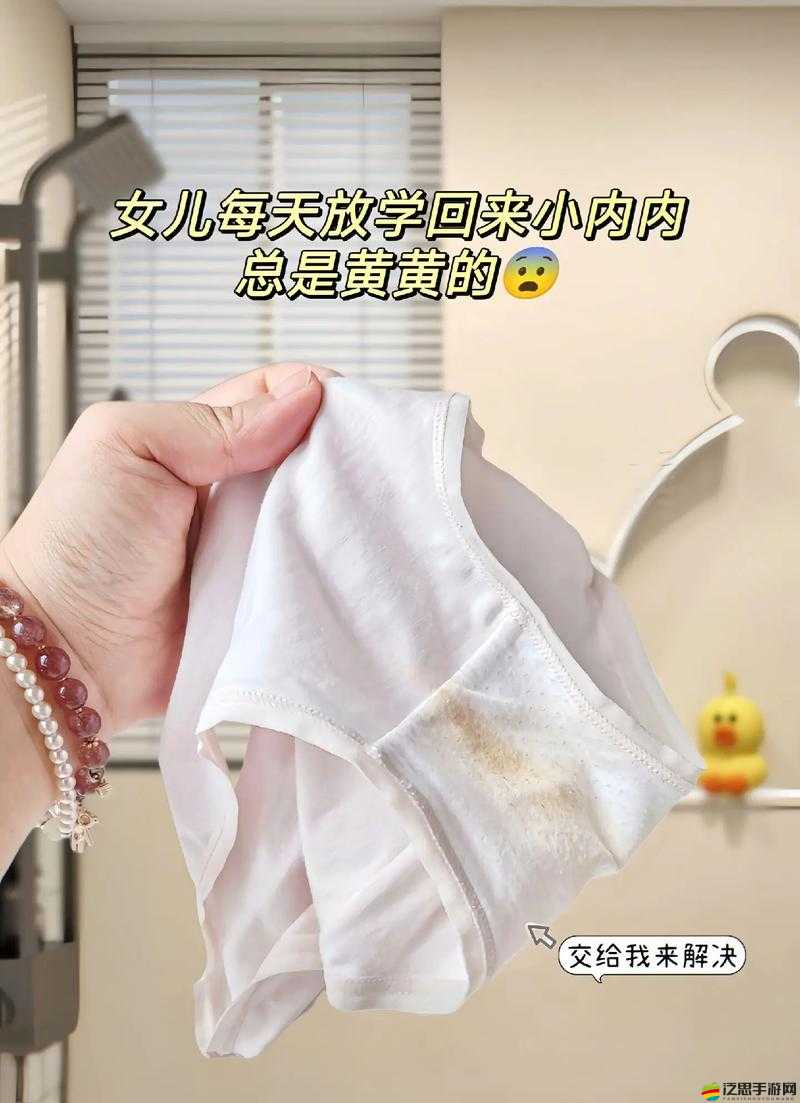 小孩與媽媽拔蘿卜生孩子且不蓋被子