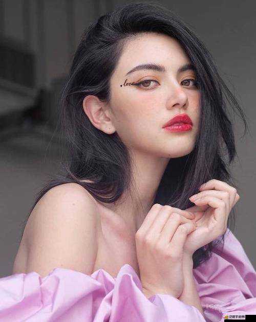 東南亞大美女久久：異域風情的魅力之花