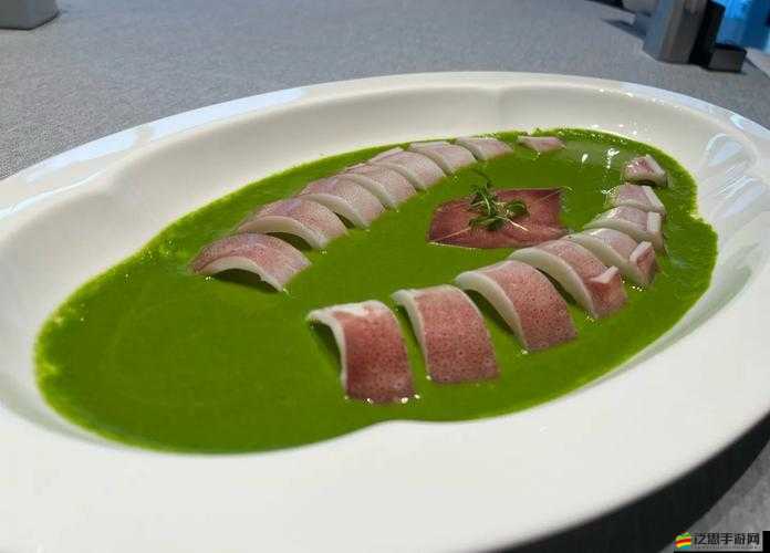 嘗試新奇玩法：往下邊塞葡萄后進行榨汁的獨特體驗