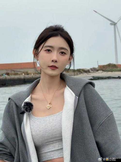 網(wǎng)紅聶小雨從普通女孩成長為知名自媒體創(chuàng)作者的奮斗歷程