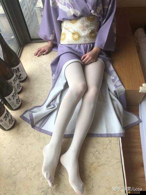 白絲美女內射場景令人血脈僨張的極致呈現