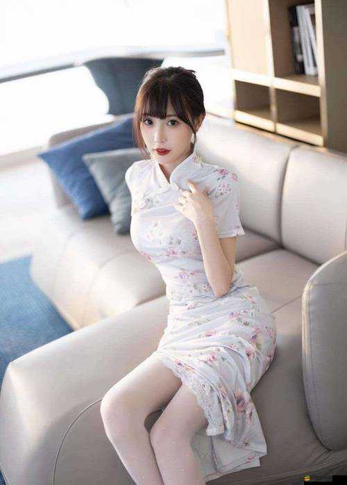 白絲美女高跟鞋：展現優雅魅力與時尚風情的獨特風采