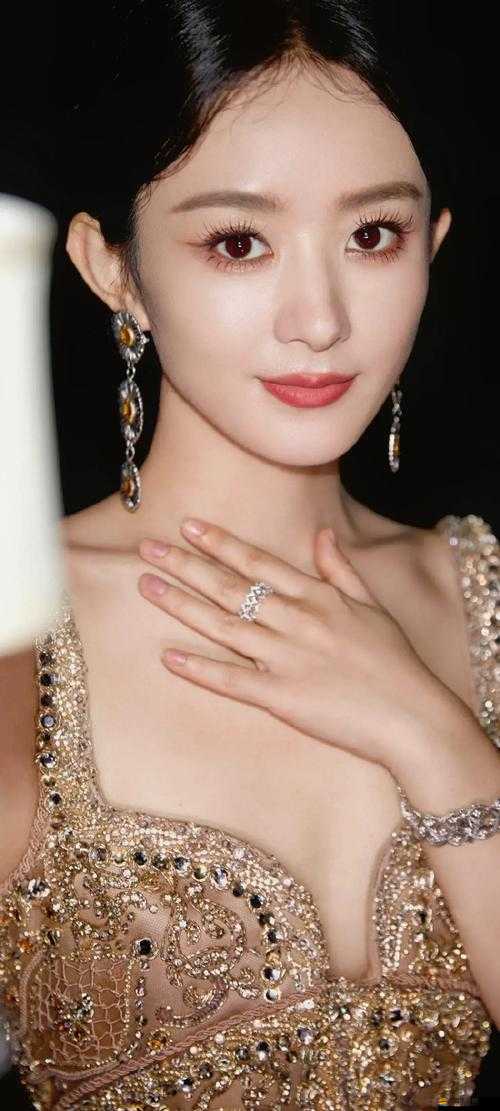 美麗的美女 XXX 獨特魅力閃耀世間