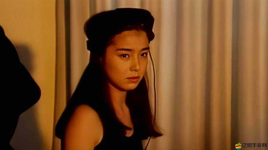 人妻無(wú)碼一區(qū)二區(qū)三櫻花：禁忌之愛(ài)與誘惑的交織