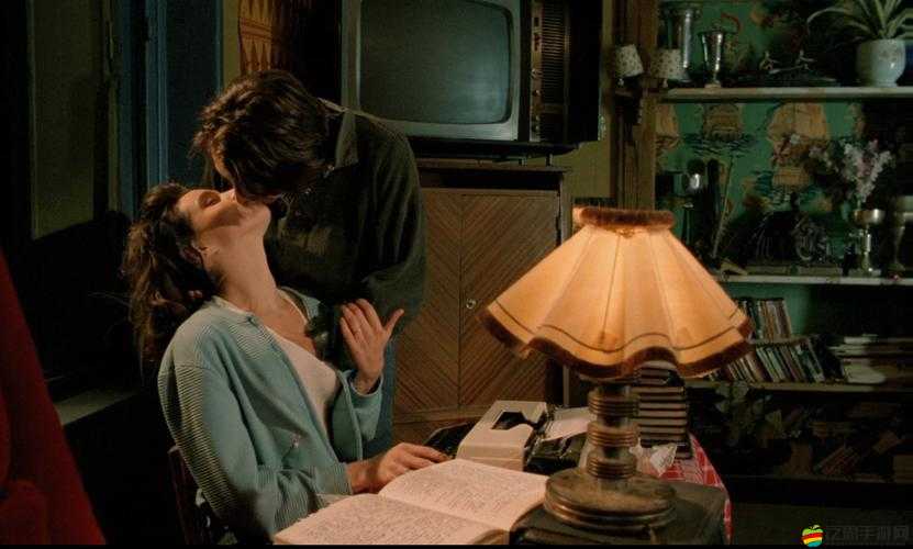 最新電影可樂操亞洲高清在線無碼：一段激情燃燒的故事