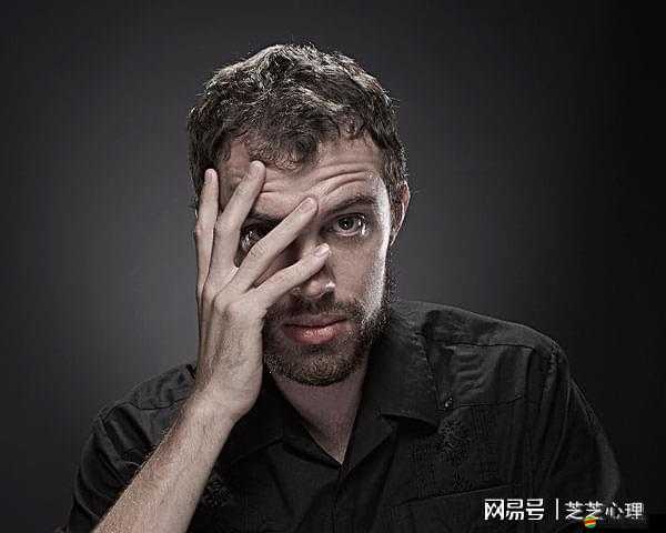 男生突然摸臉后續(xù)：他為何這樣做？
