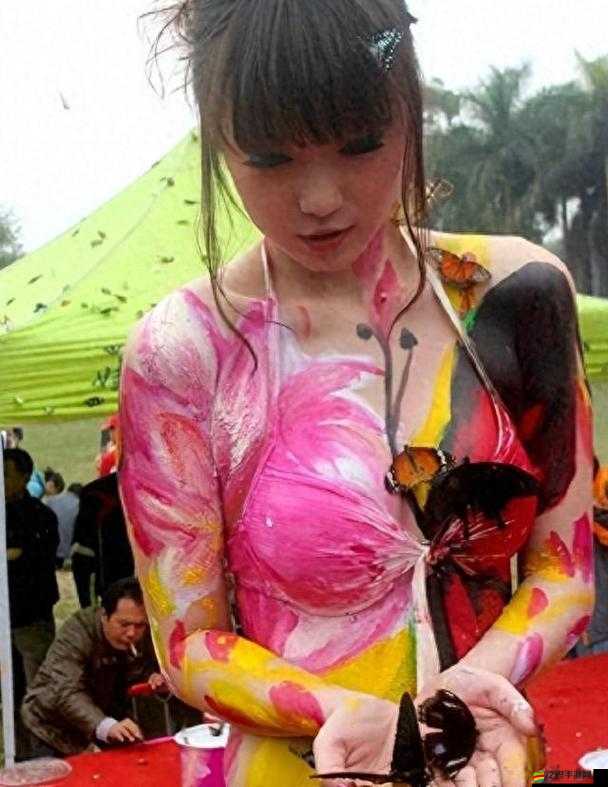 農民工裸模：他們的生活與藝術追求背后的故事和意義探討