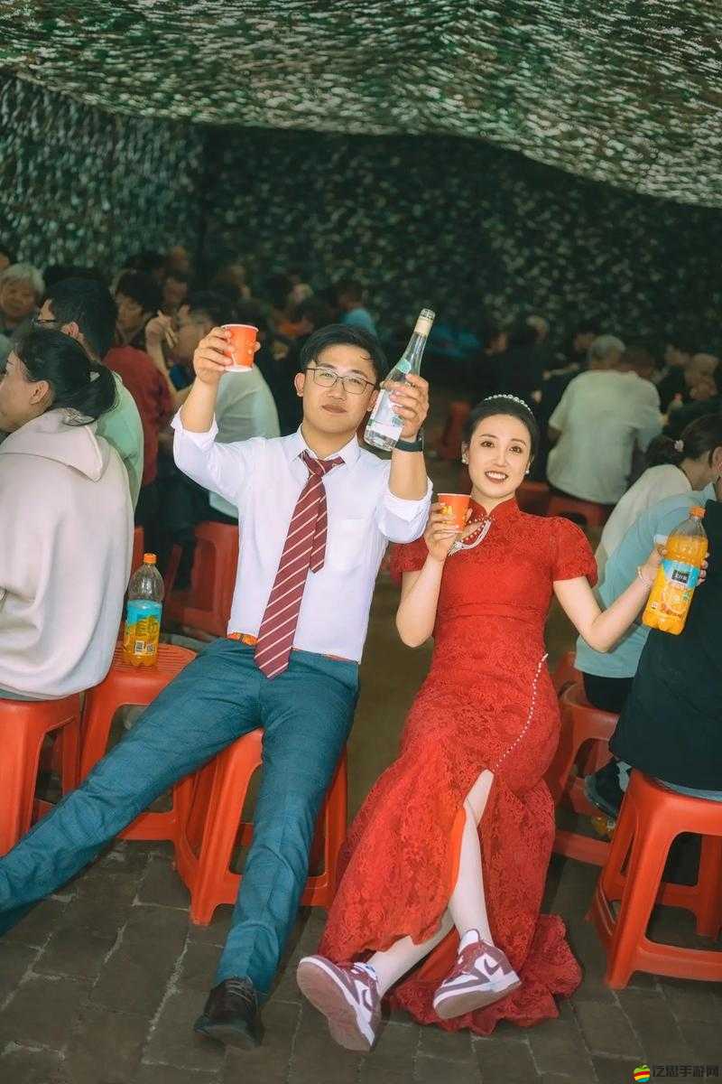 新娘小敏：遠(yuǎn)嫁女榮歸故里，回村結(jié)婚引轟動(dòng)