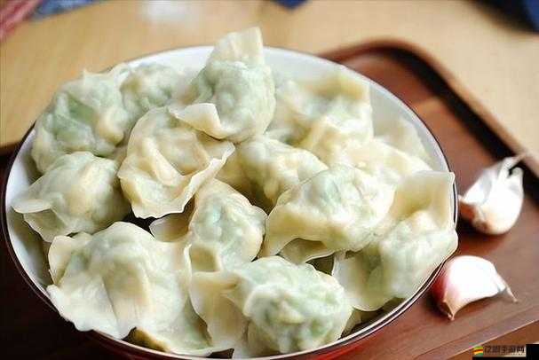 課后輔導中制作美味肉餡小水餃的溫馨時光