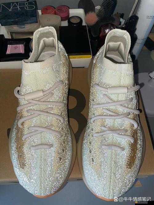 Yeezy380 蜜桃粉和白色據傳有劇本炒作：一場精心策劃的營銷鬧劇？