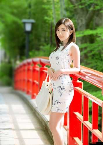 朋友老婆一人在家我去是否方便之考量
