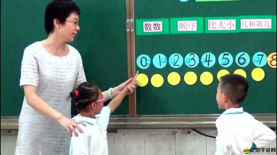 把數學代表按到桌子上抄視頻：這到底是怎么一回事呢