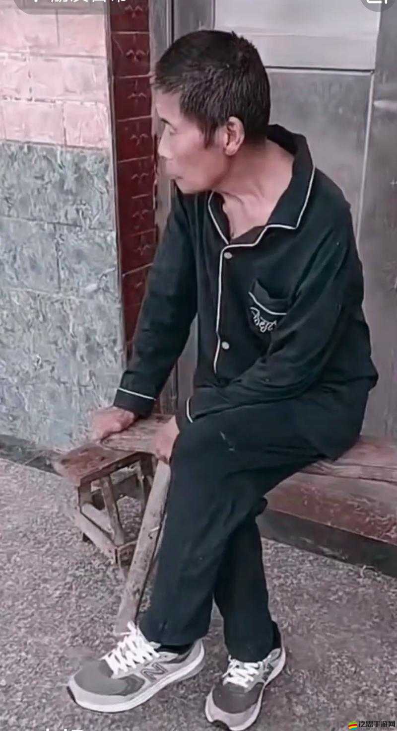 爸家里沒人，使點勁 C 我，激情時刻難以忘懷