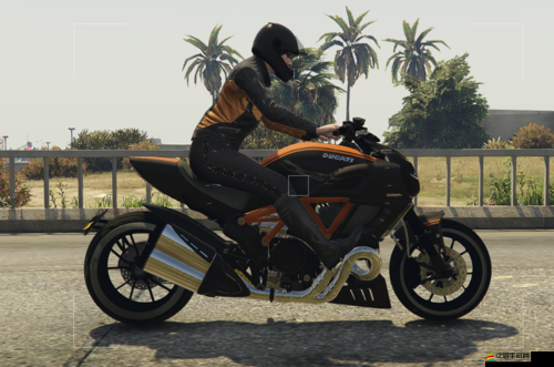 GTA5游戲飛行技巧攻略，詳盡解析開飛機鍵盤按鍵操作指南