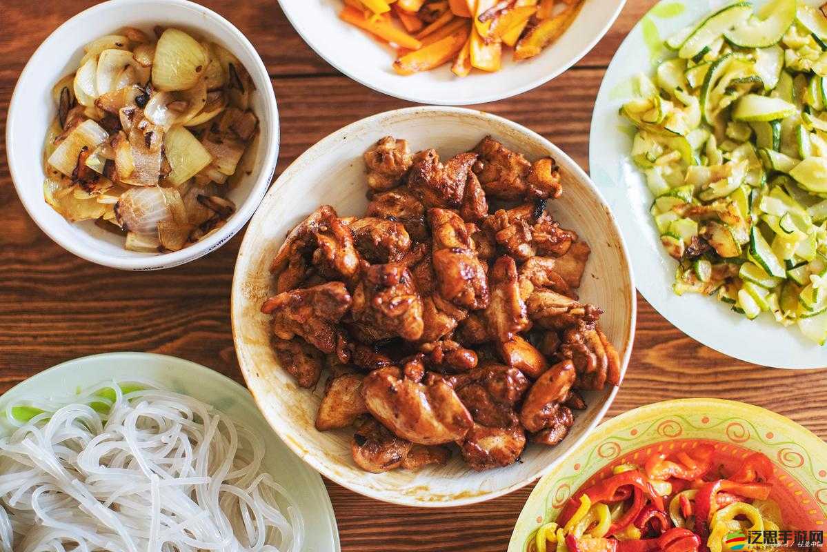 一邊吃飯一邊干嘛：探索這種獨特習慣背后的多樣可能